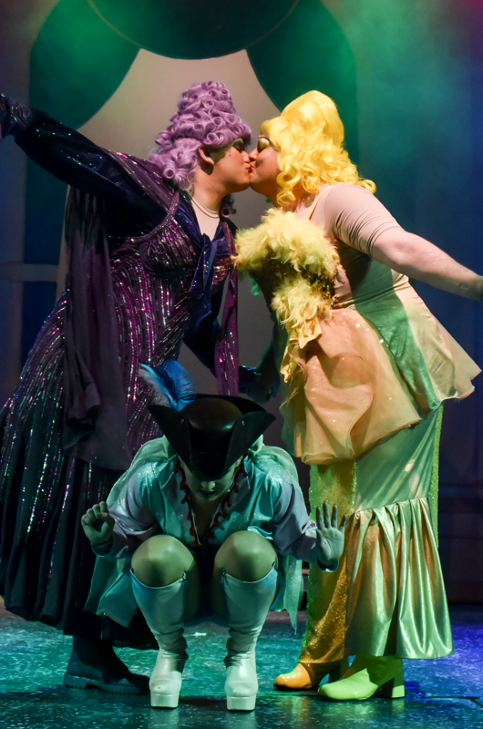 Ugly Sisters kiss at the ball